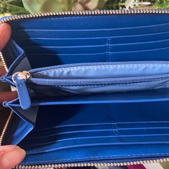 COPY - Women’s patent  leather Coach long zip wallet. - Picture 3 of 7